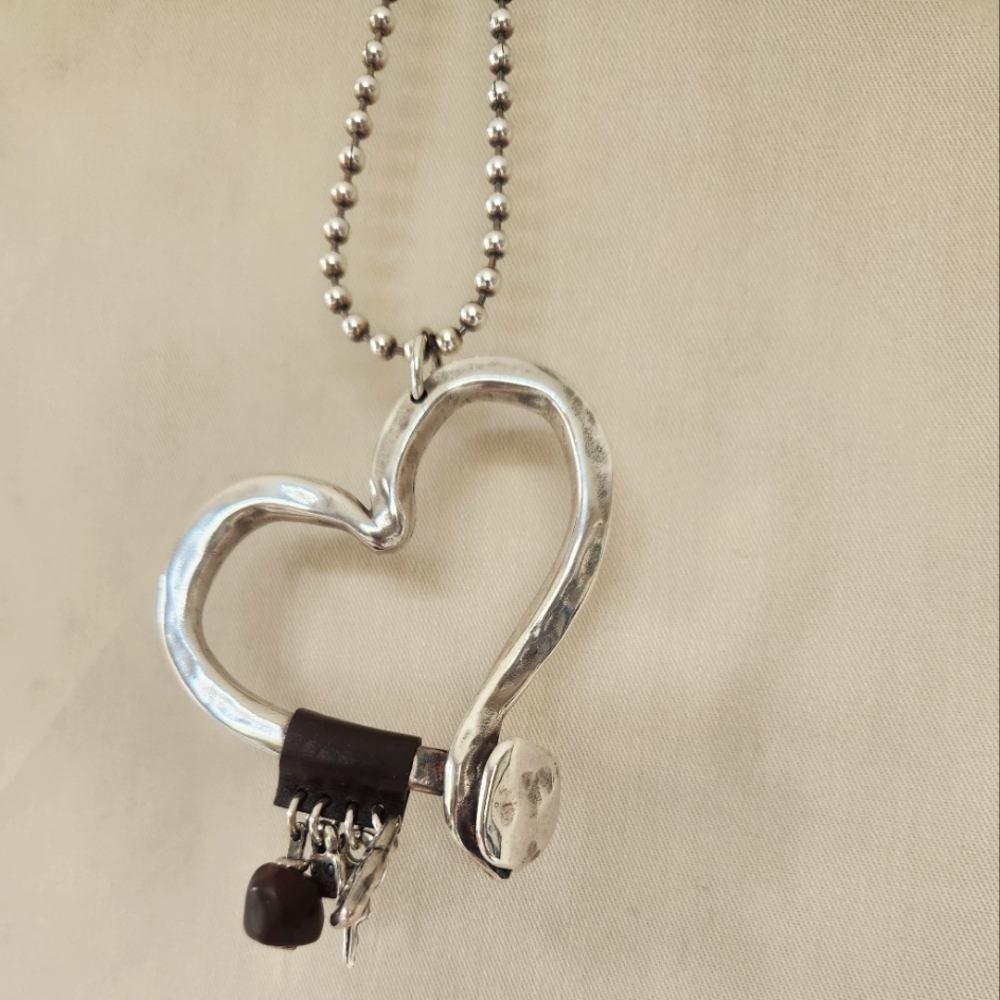 Uno de 50 Heart charm necklace